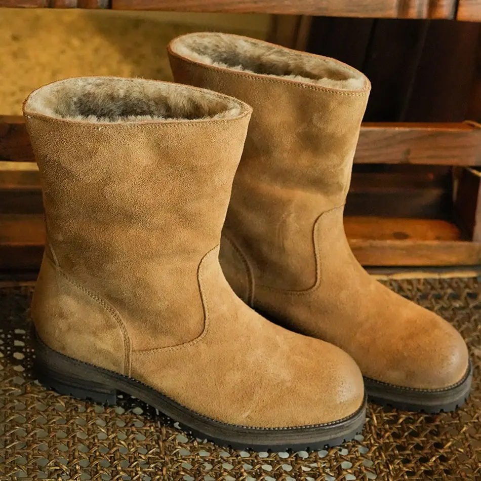 云雾里女士冬季保暖百搭中筒真皮雪地靴