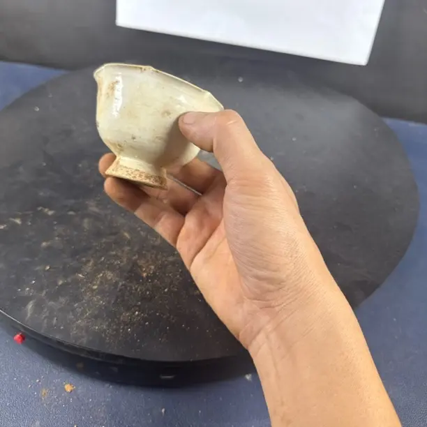 漂亮的小瓷杯素色