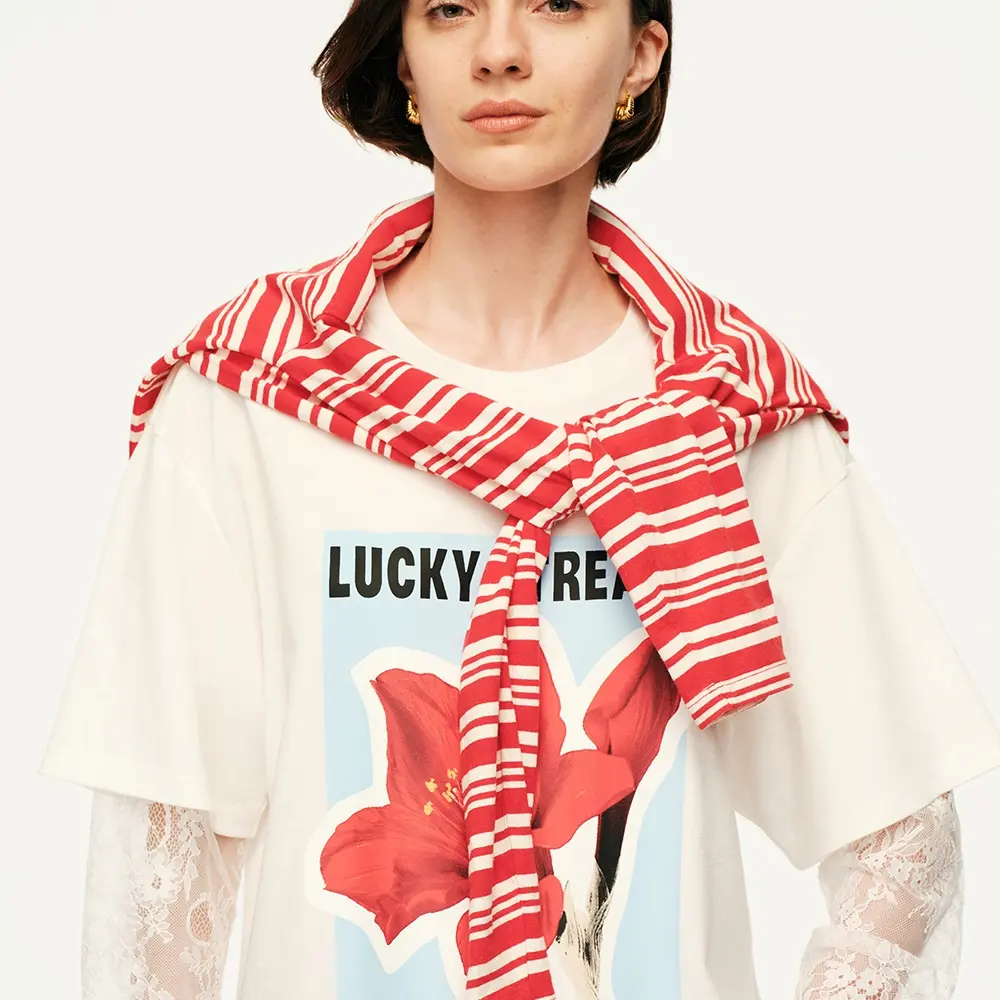 N.P圆领字母印花朱顶红宽松T恤女舒适百搭时尚拼接蕾丝袖