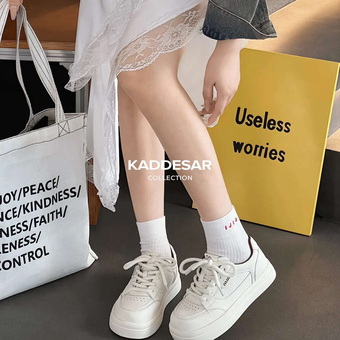 卡迪莎圆头透气休闲小白鞋系带舒适时尚韩版厚底增高运动百搭板鞋