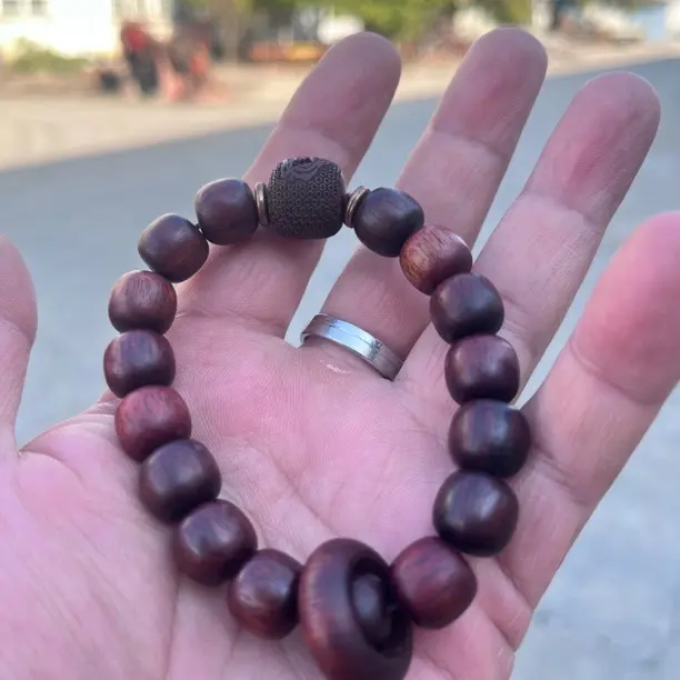 高油赞比亚血檀老料 11mm 单圈带跑环老型珠圆满款【无礼盒】