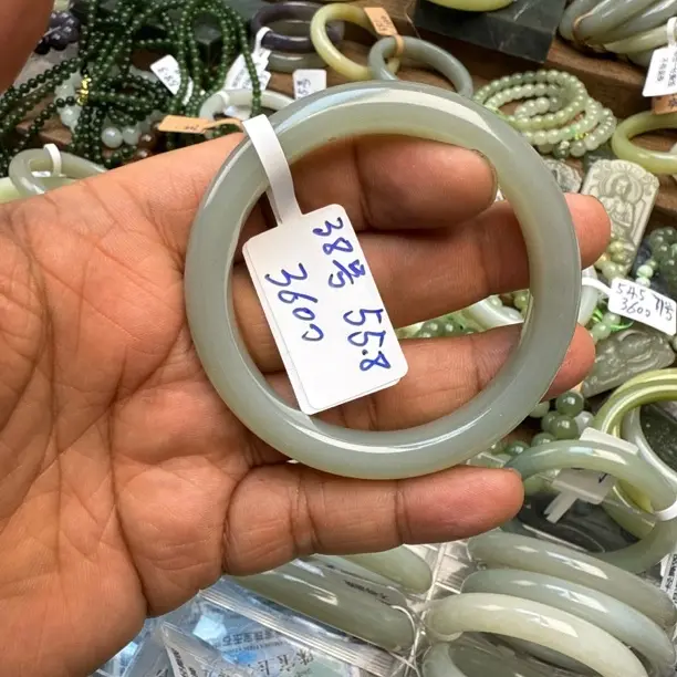 老熟新疆且末近矿手镯