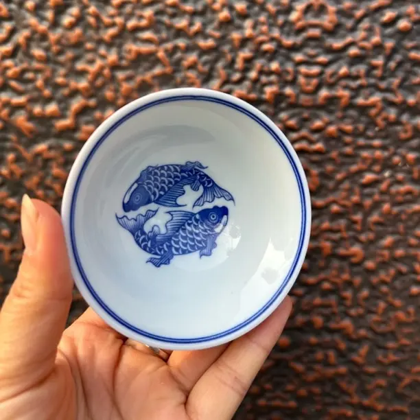 釉下彩陶瓷双鱼图斗笠杯60CC