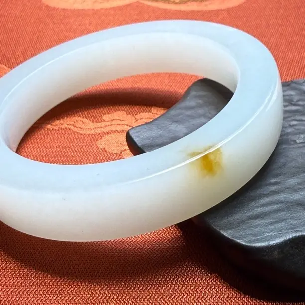 新疆和田玉直切手镯