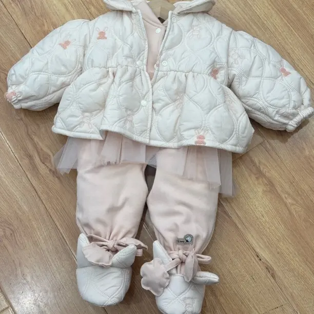 400克冬款女宝宝时尚甜美百搭刺绣外套