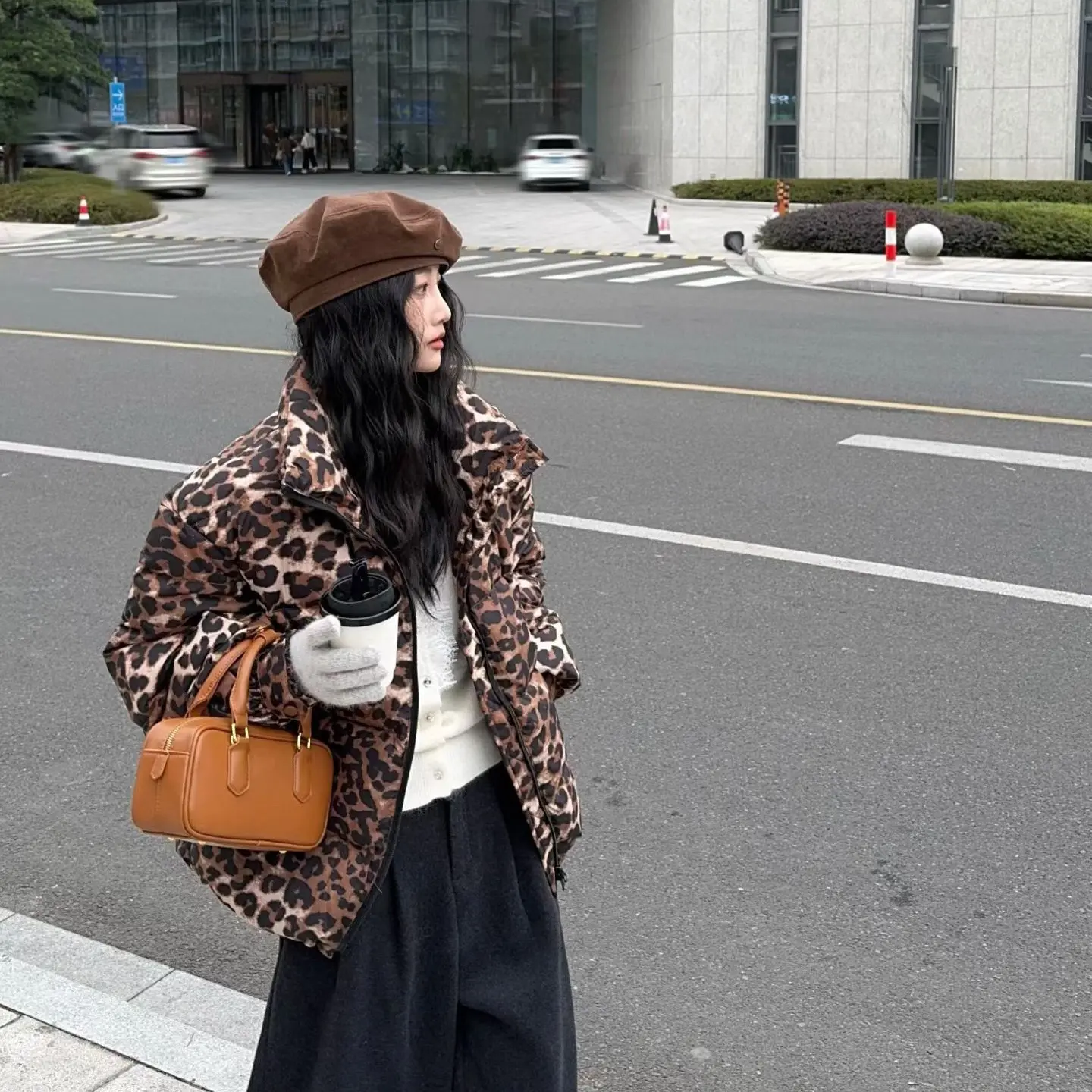 秋冬短款女加厚保暖豹纹白鸭绒立领