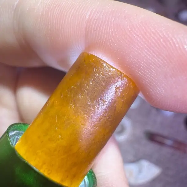 天然和田玉碧玉辣绿桶珠通孔吊坠