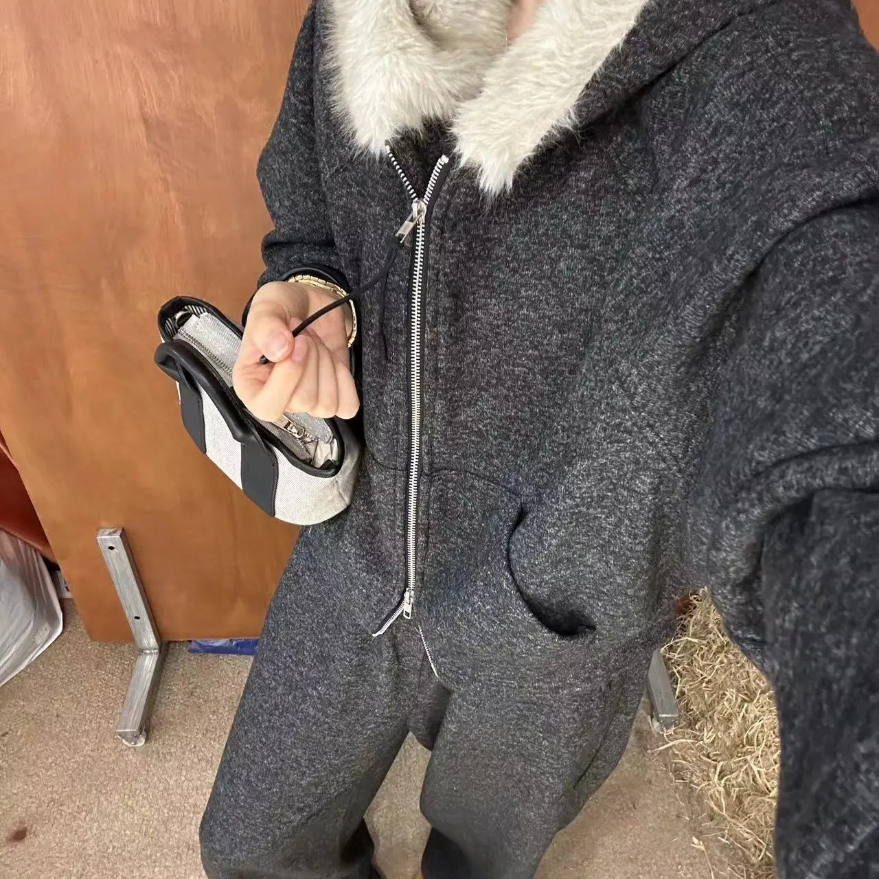 冬季加绒连帽小毛领时尚休闲女士卫衣阔腿裤套装【贵】