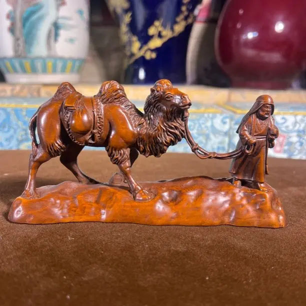 黄杨木雕沙漠行旅摆件