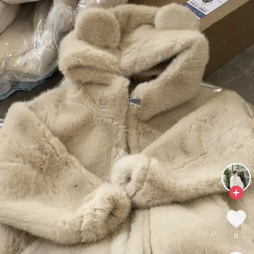 9901咖色猫耳朵甩帽外套