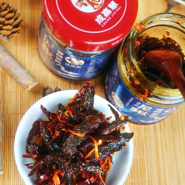 成嘉慧紫苏泥鳅湖南特产麻辣干煸即食小泥鳅熟食零食鲜香四溢