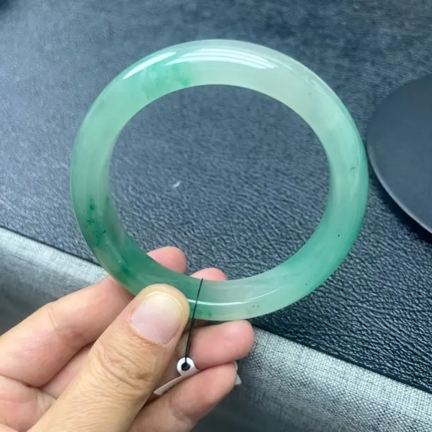 天然非洲翠冰飘花手镯