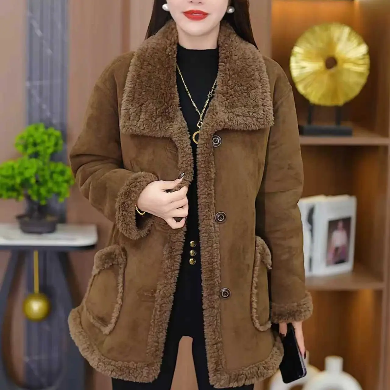 大码胖妈妈装加绒加厚毛领保暖外套2025秋冬中老年洋气大口袋上衣