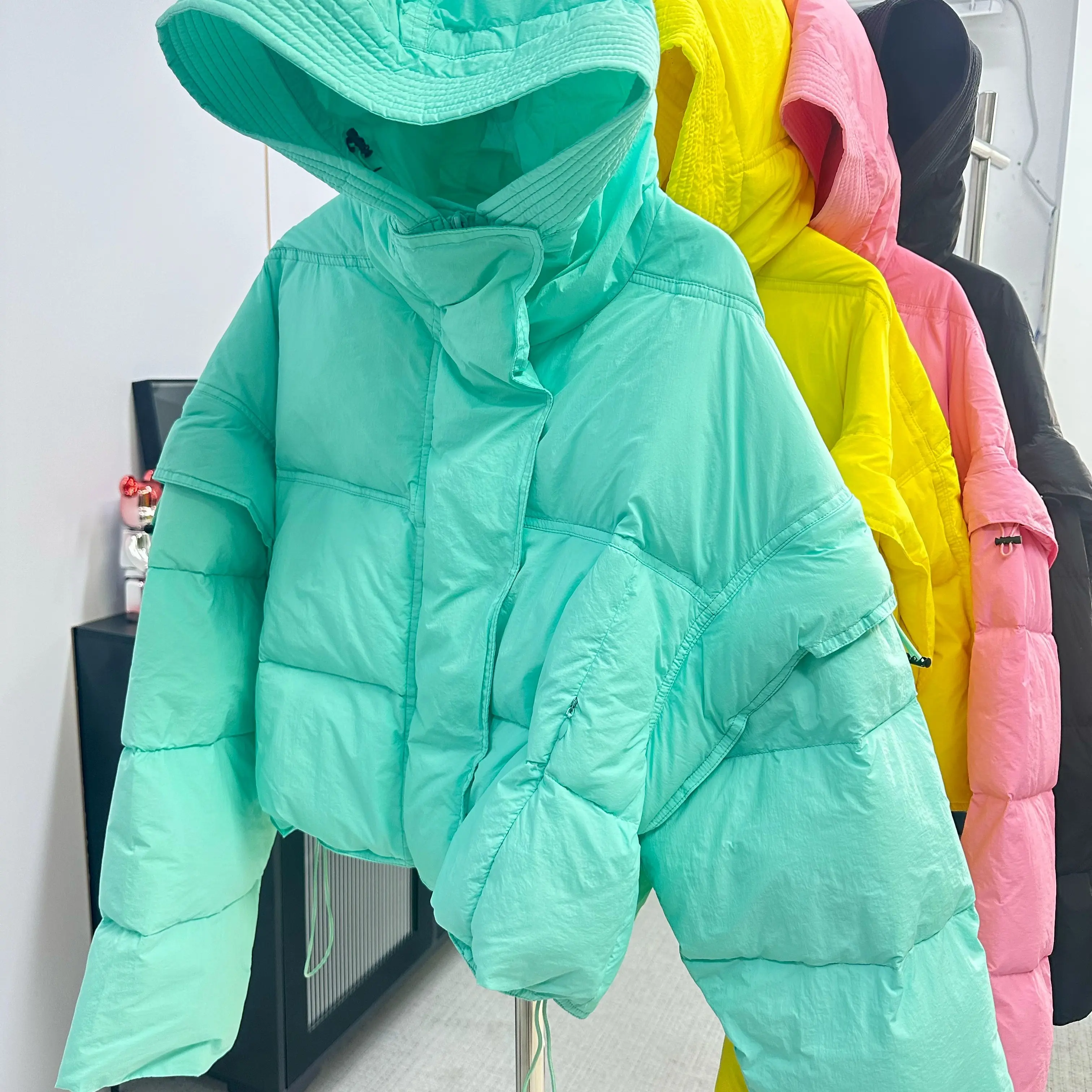 2025冬羽绒服爆款、可拆卸袖子羽绒服、洋气拼接羽绒服、时尚羽绒服