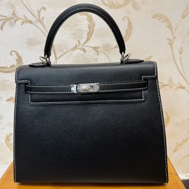 新款简约高级感斜挎手提百搭轻奢女包