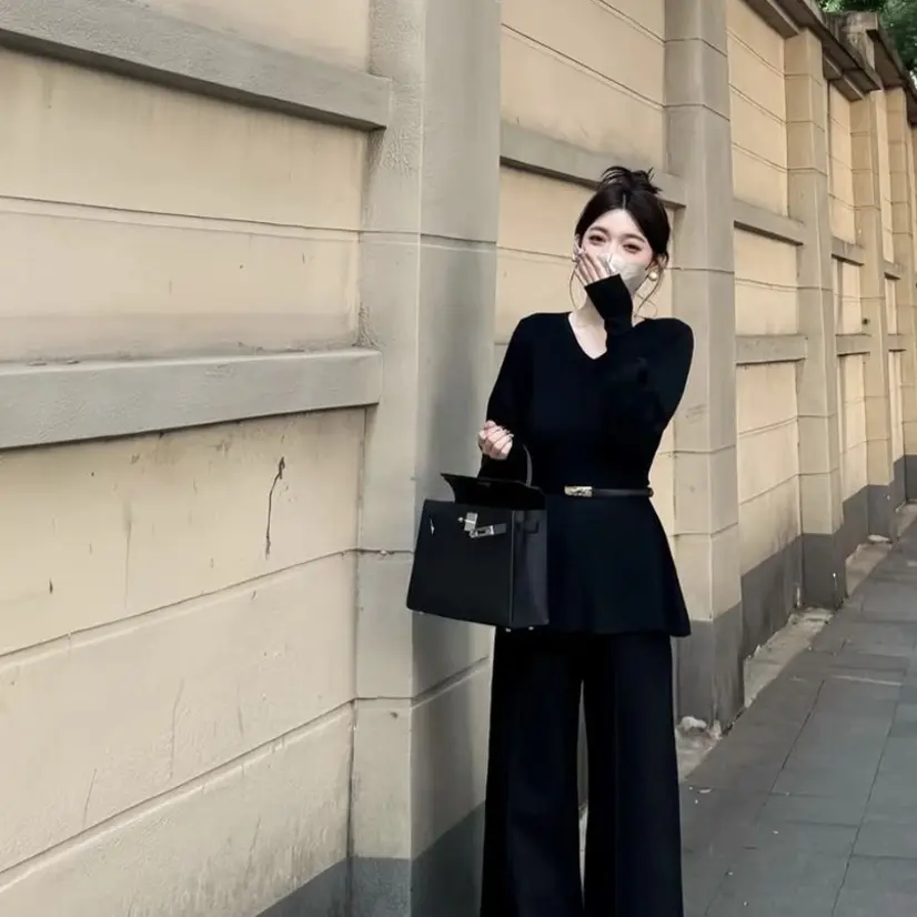 温柔软糯针织V领秋冬慵懒风加厚宽松上衣