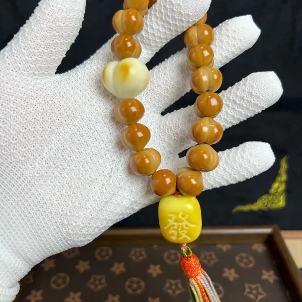 全品无瑕猴头核桃大屁桃雕刻手持带配饰