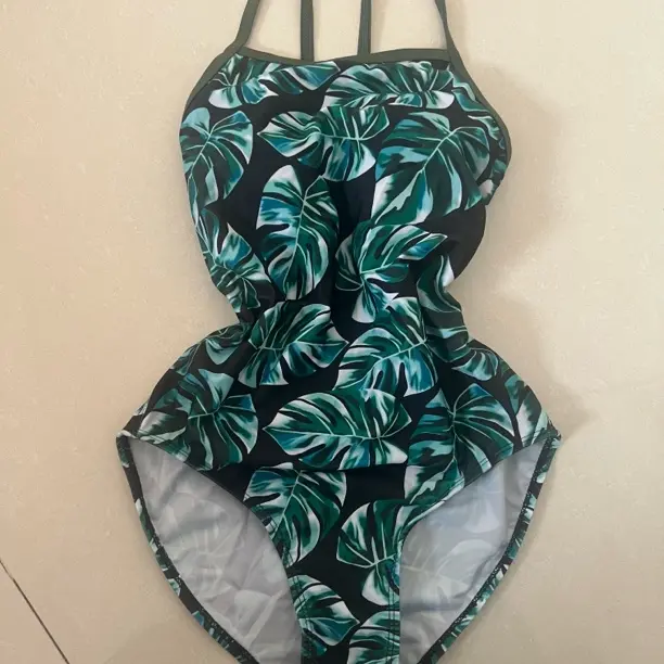 叶子女士连体竞速遮肉显瘦专业竞技训练游泳衣