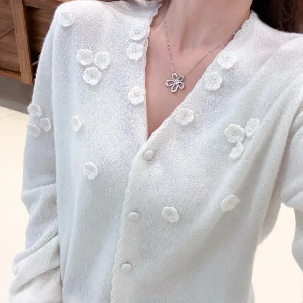 AiLi秋冬花朵钩花拉绒山羊绒显瘦衣服链子