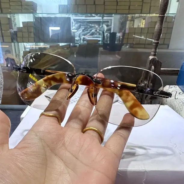 石头镜冰糖色养眼护目高清太阳镜无框切边清凉