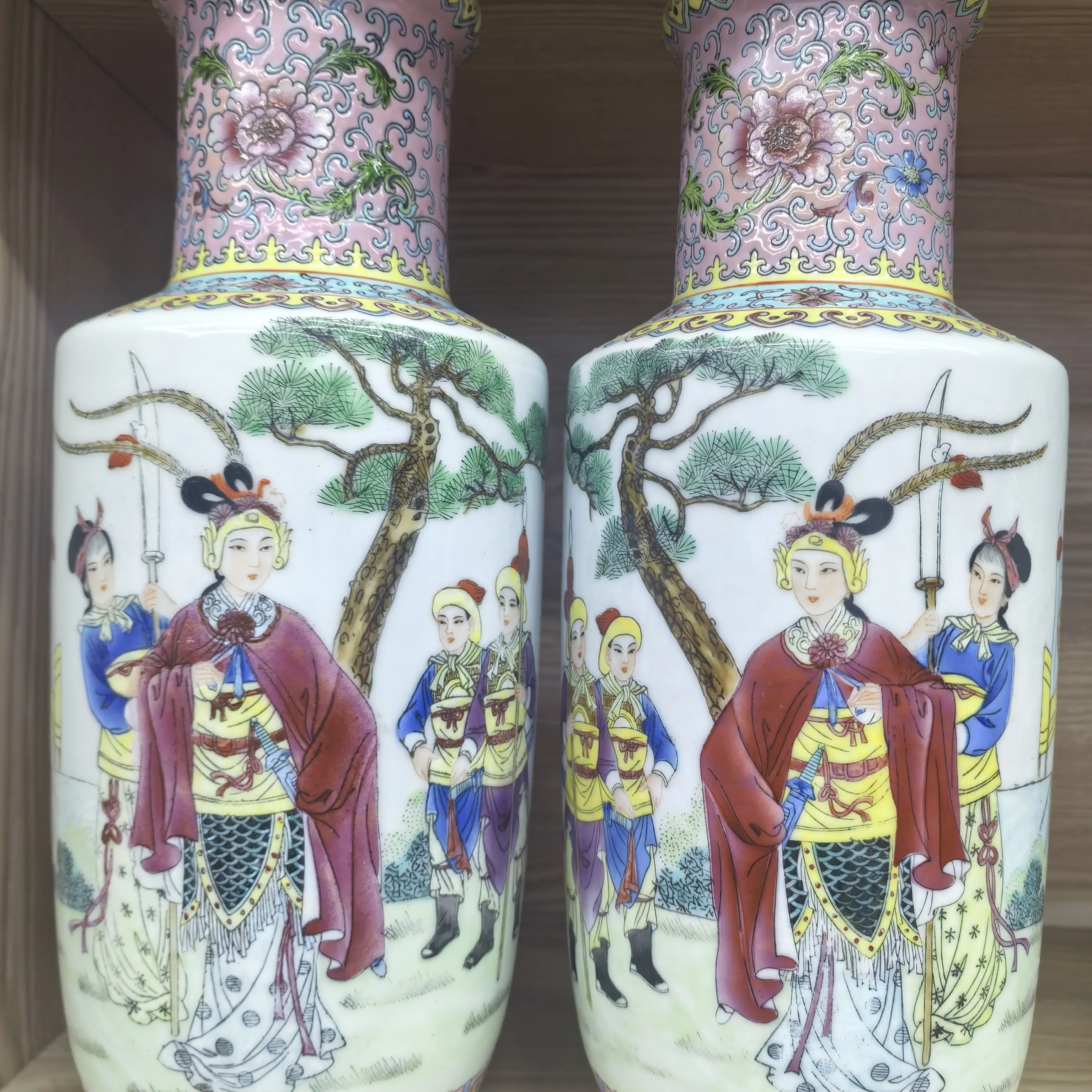 中式手绘粉彩陶瓷花瓶装饰品摆件高度30公分景德镇艺术瓷厂穆桂英