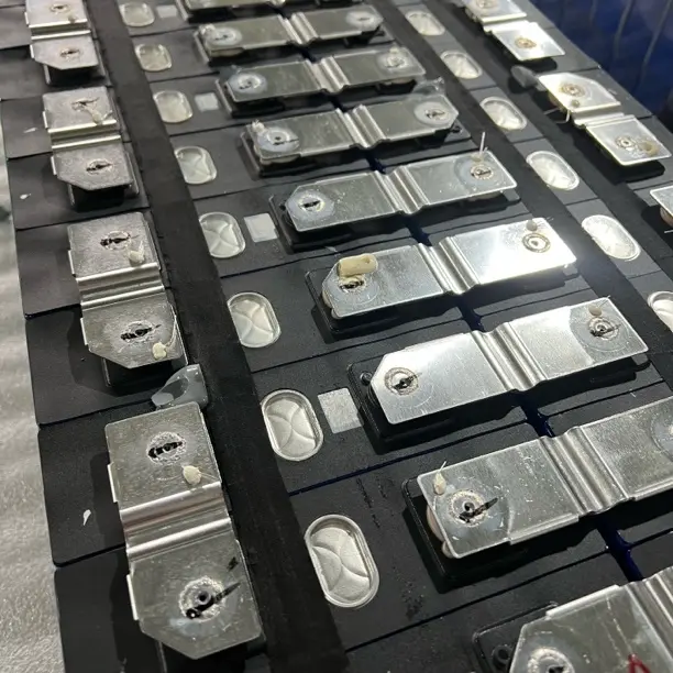 3.2伏176安磷酸铁锂模组