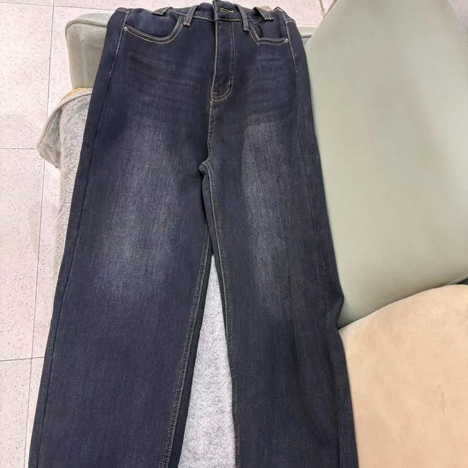 经典深蓝色加绒直筒牛仔裤舒适耐磨适合秋冬穿着