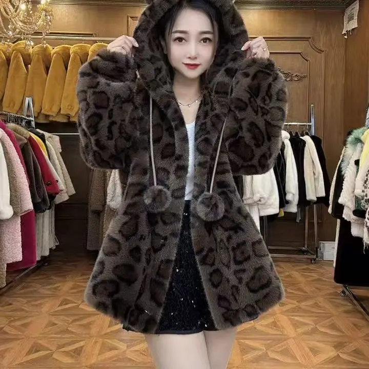 静奢风欧貂绒连帽短外套女宽袖豹纹气质保暖时尚加厚