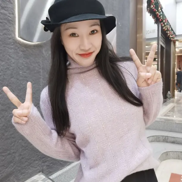 纯堆堆领提花打底衫女秋冬高领镂空针织内搭宽松毛衣女