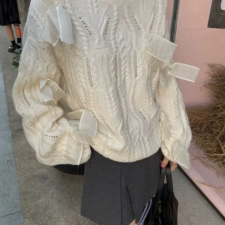 蕊蕊家秋冬法式刺绣圆领小香风套头毛衣女气质减龄针织上衣小众