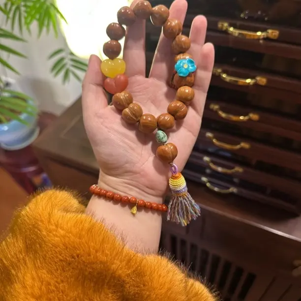 猴头核桃雕刻爱心屁桃手持原皮原色手工高抛全品无暇文玩佛珠