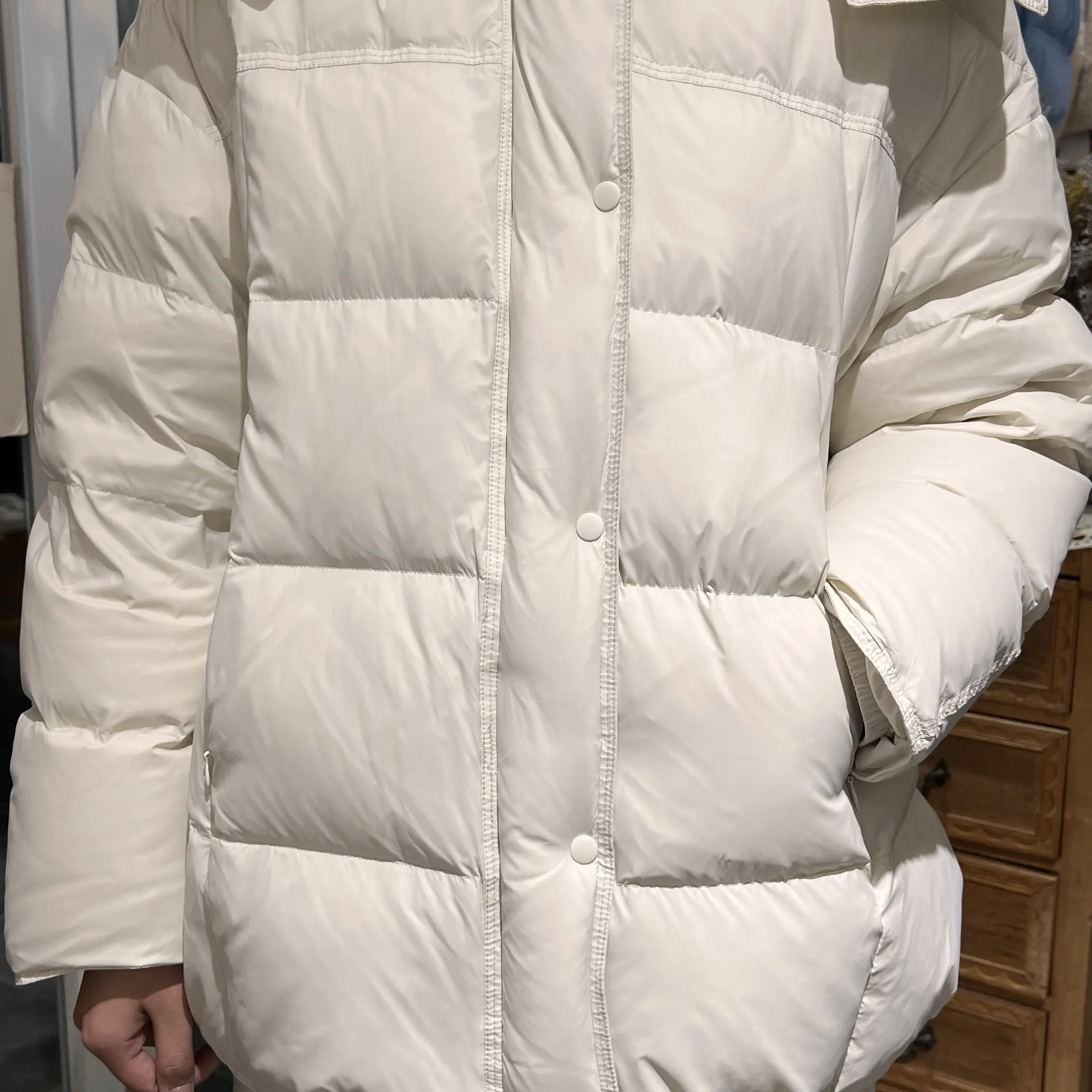 香港一诺新款白鸭绒泡芙韩系连帽加厚冬季保暖宽松气质羽绒外套