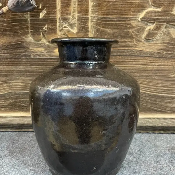 陶瓷酒坛用于存放白酒黄酒