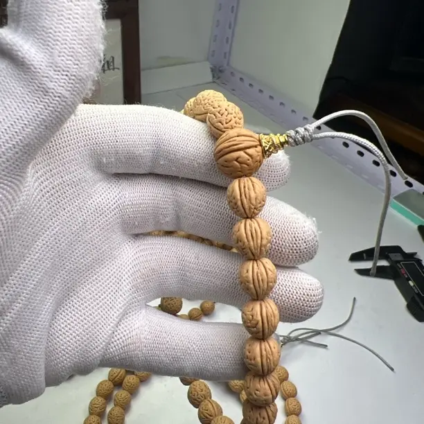 稀有野生桃核手持11加