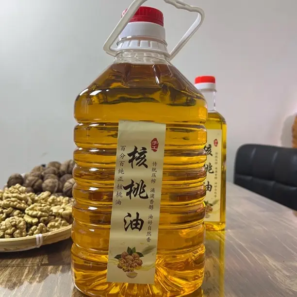 云南深山老树手工压榨核桃油2.5L