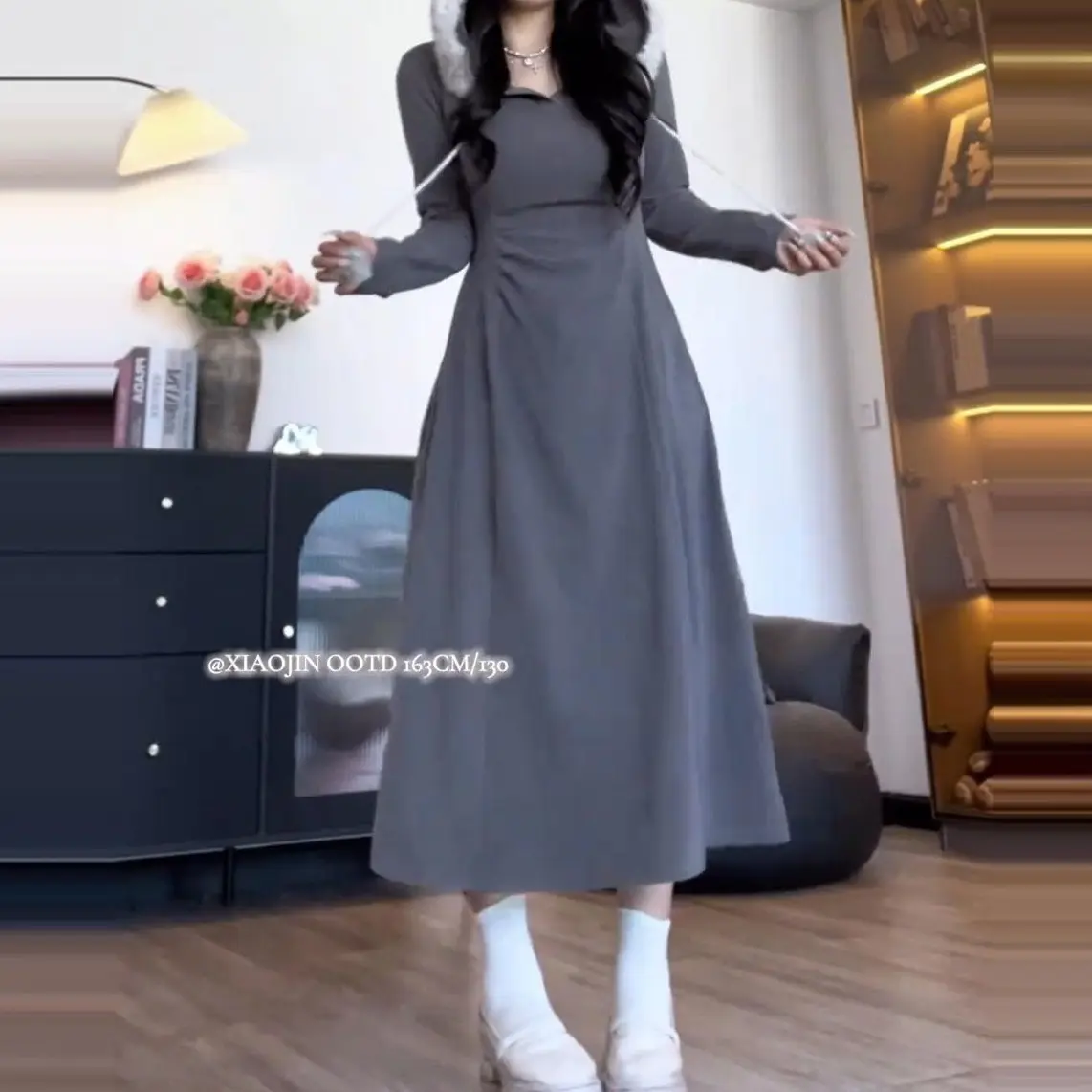 圆圆家大码韩系连帽毛绒球连衣裙女秋冬微胖mm纯欲风显瘦气质长裙