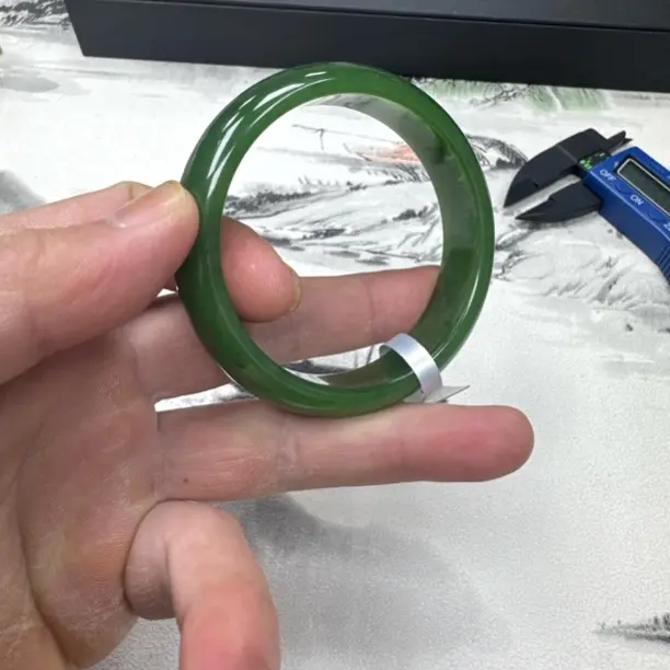 天然和田玉碧玉宽版手镯时尚日常佩戴