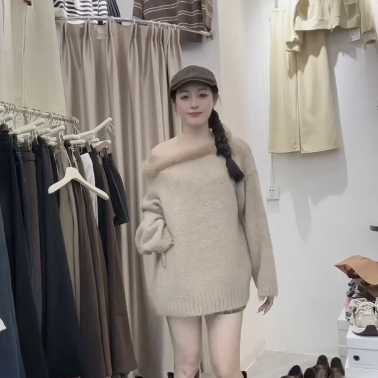 毛领拼接斜肩毛衣