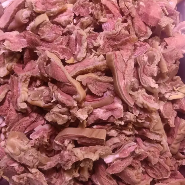 新鲜熟羊肉、带皮、不带骨