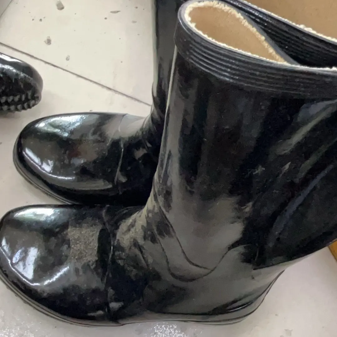 黑色平底防滑时尚防水休闲厚款耐磨雨鞋中筒纯色