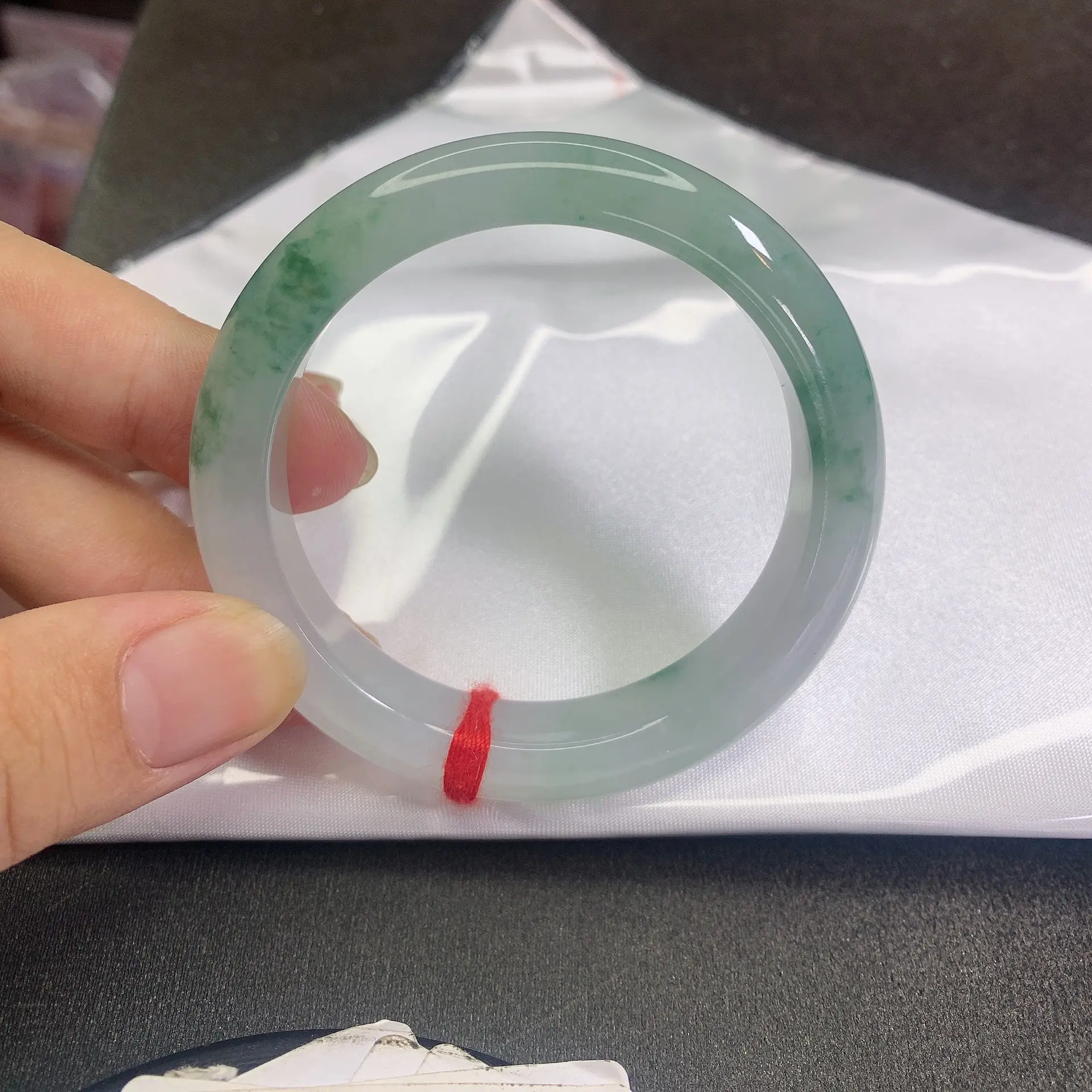 A09缅甸天然A货翡翠52-53圈口糯冰底飘花正圈手镯、有纹裂