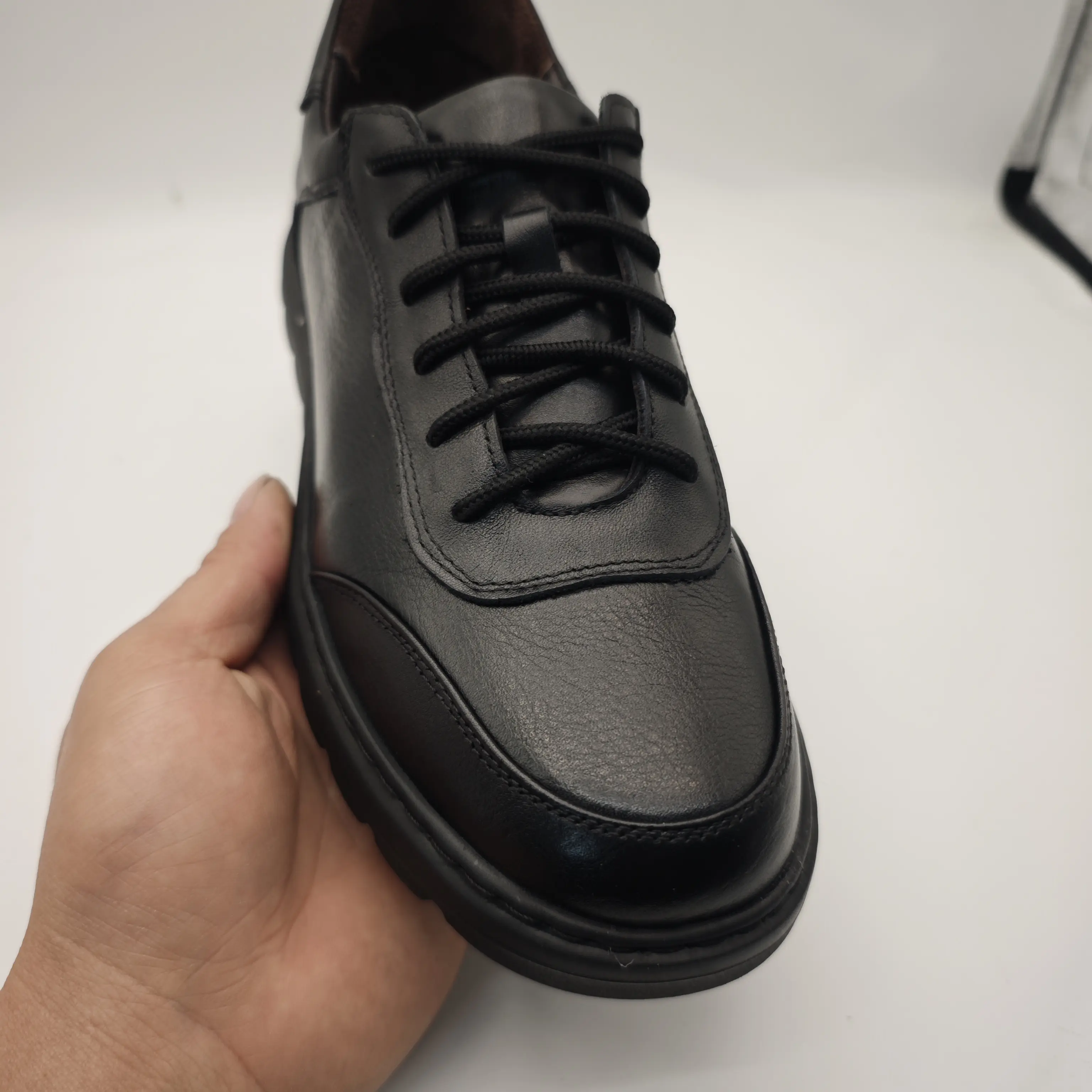 头层牛皮超轻鞋底舒适透气男士休闲皮鞋