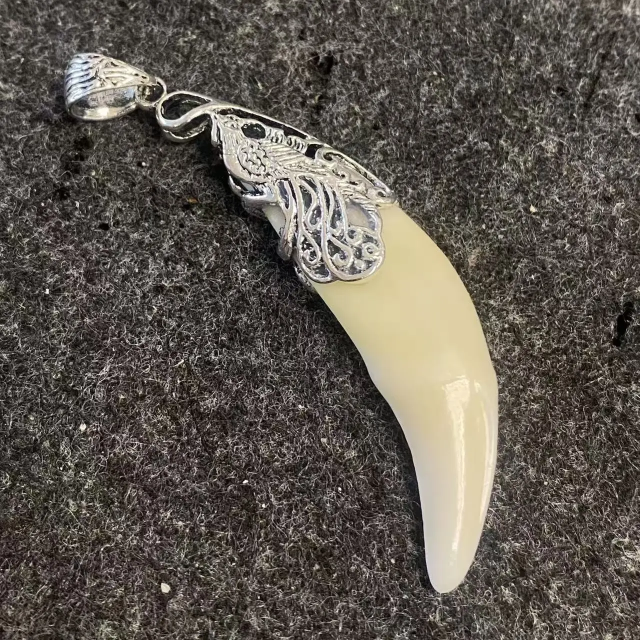 狗牙镶嵌牙根牙尖简约复古男女款