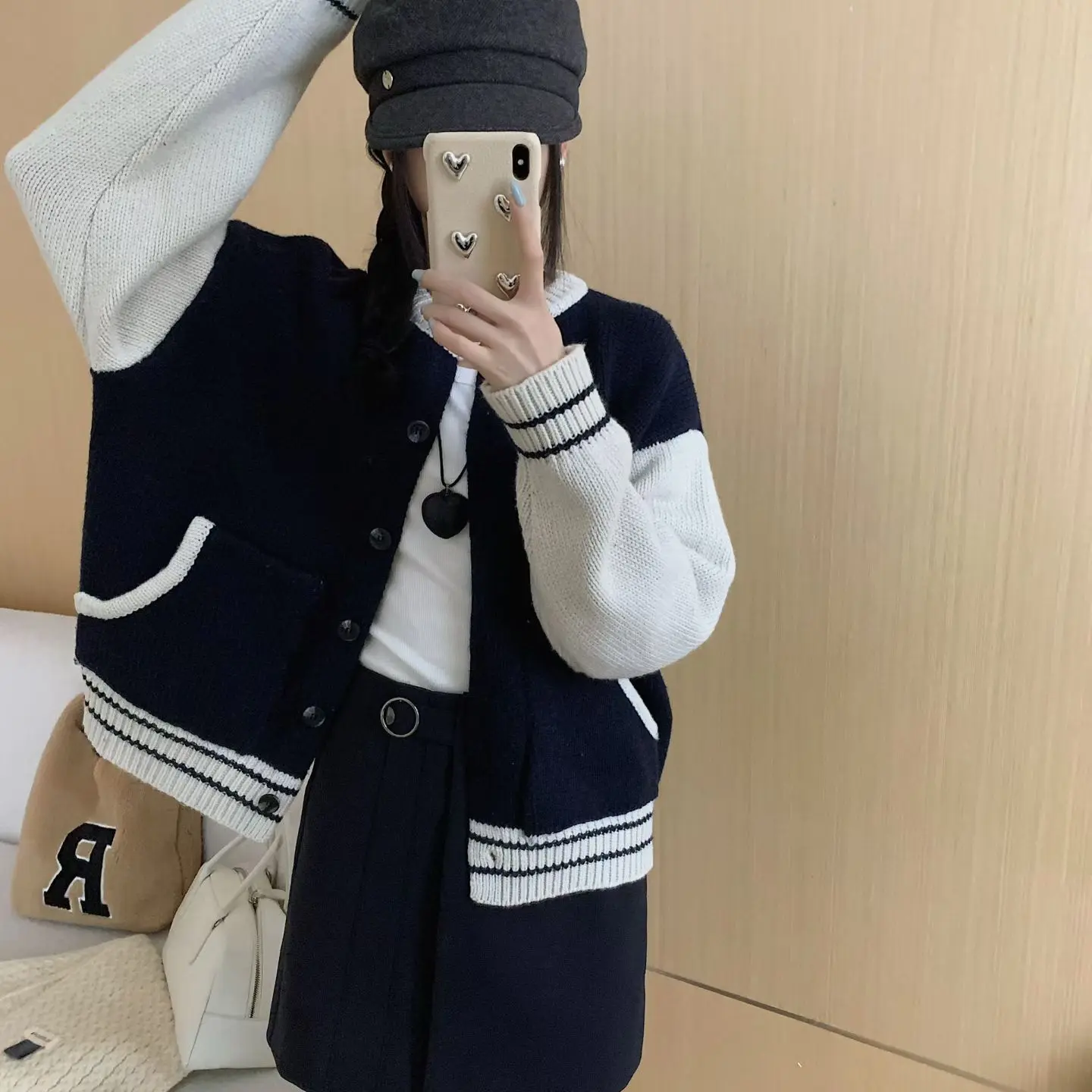 黑色撞色拼接棒球服女春秋宽松休闲短款夹克外套韩版设计感上衣