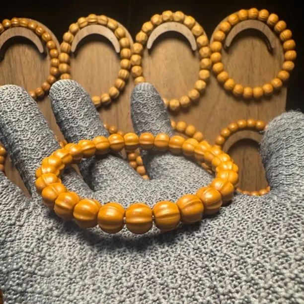 鲨鱼背猴头雕刻单圈文玩