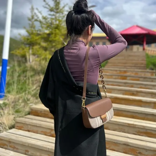 民族风单肩包肩包小众百搭网红款时尚包