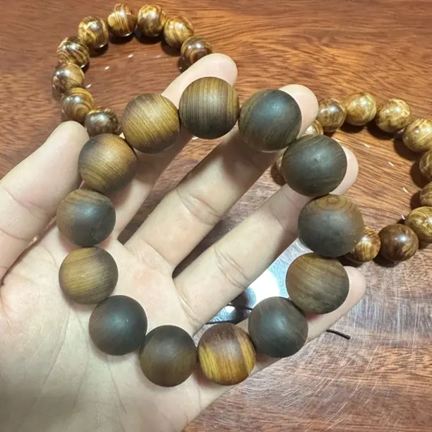 太行崖柏1.8干黑手串高油高密天然带柏香