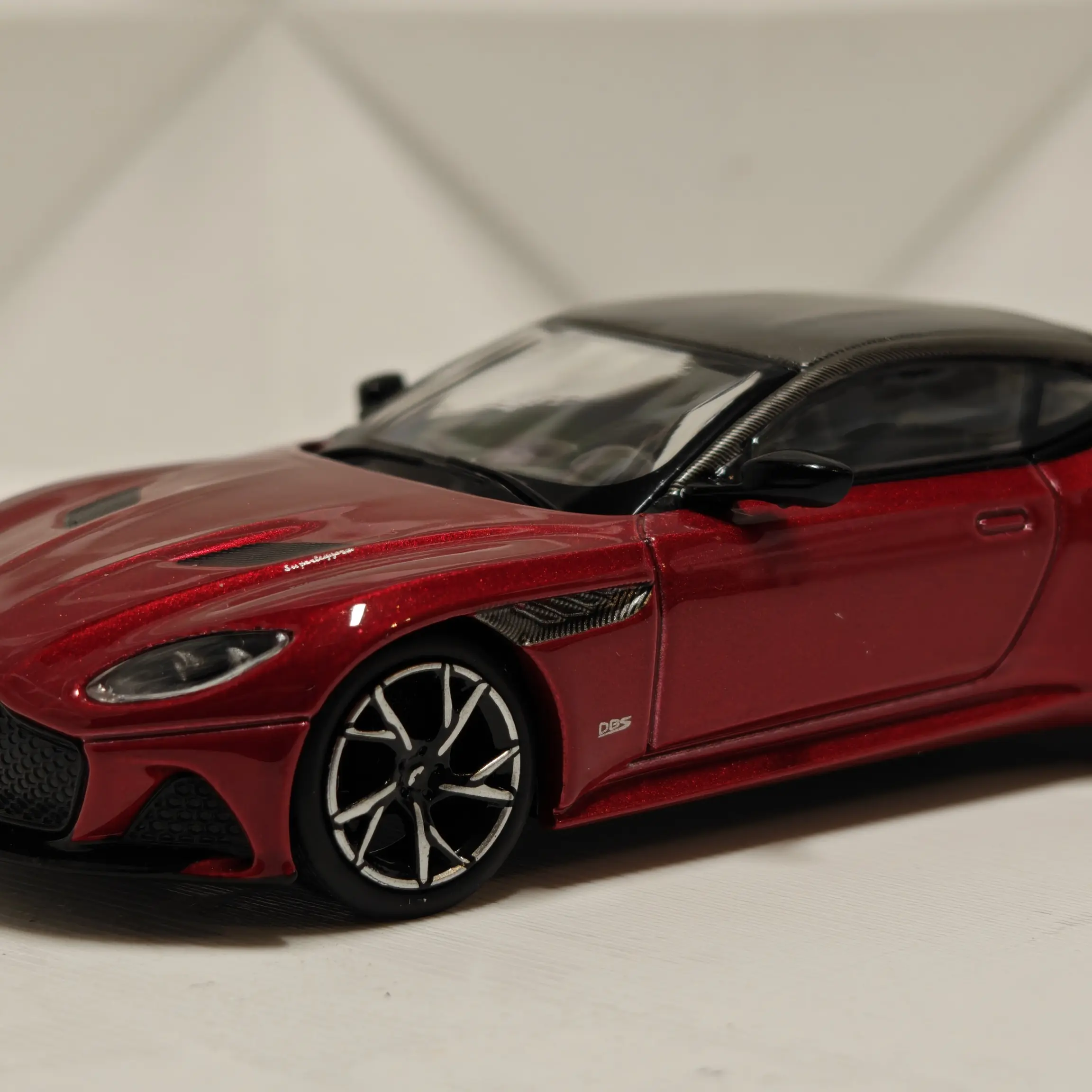 minigt1:64 阿斯顿马丁 1065号  合金汽车模型