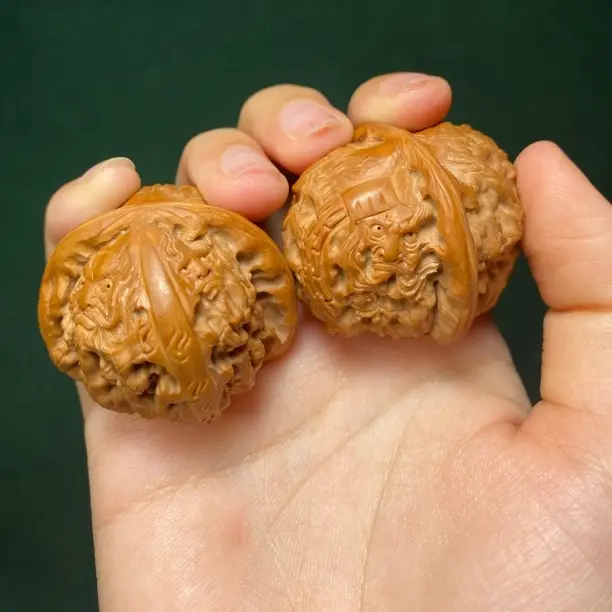 文玩核桃白狮子钟馗巧雕练手放漏