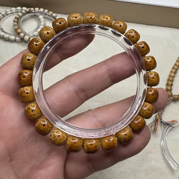 原生态鸡油黄星月菩提单圈手串高抛光盘玩文玩佳品